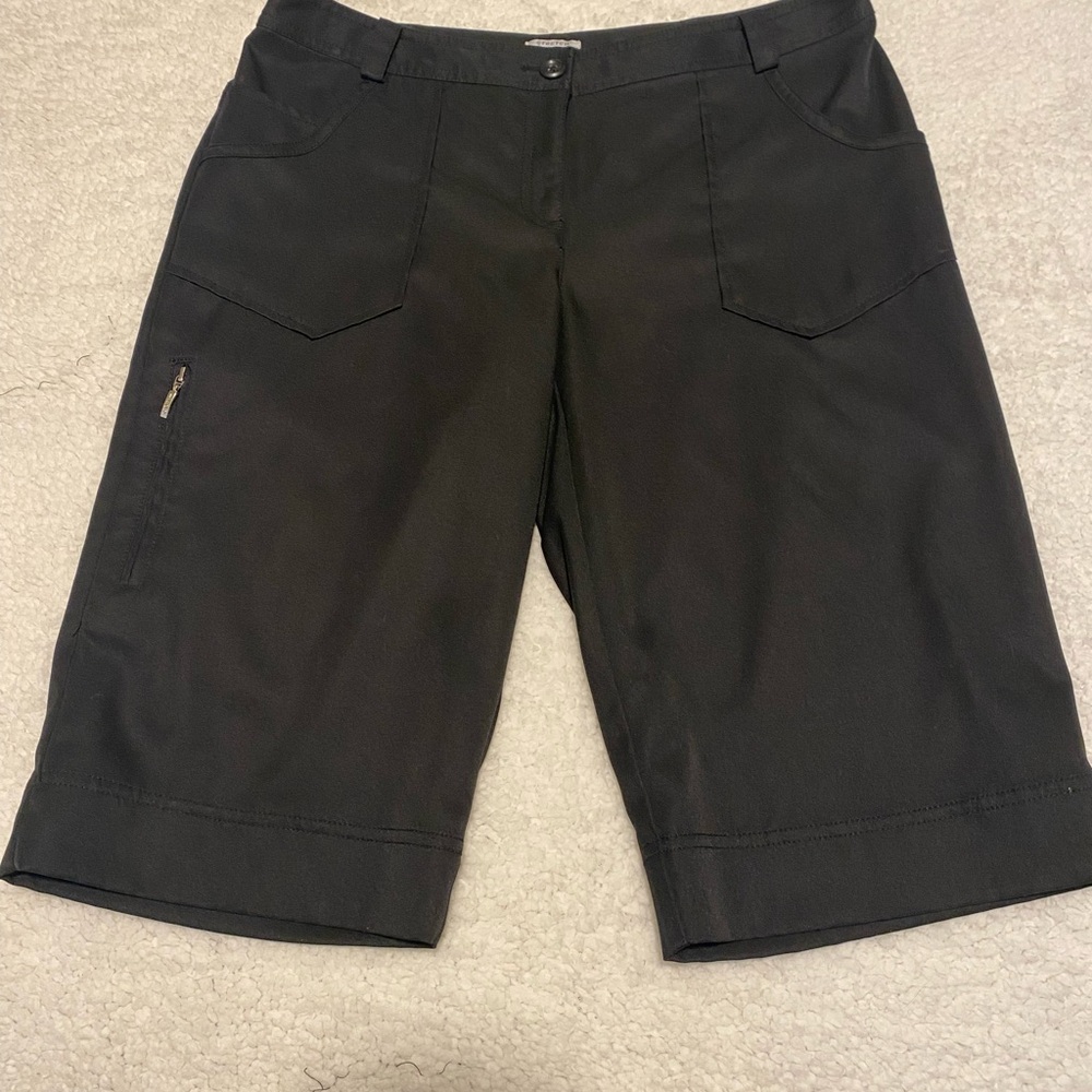 Women's Izod Black Golf Capris